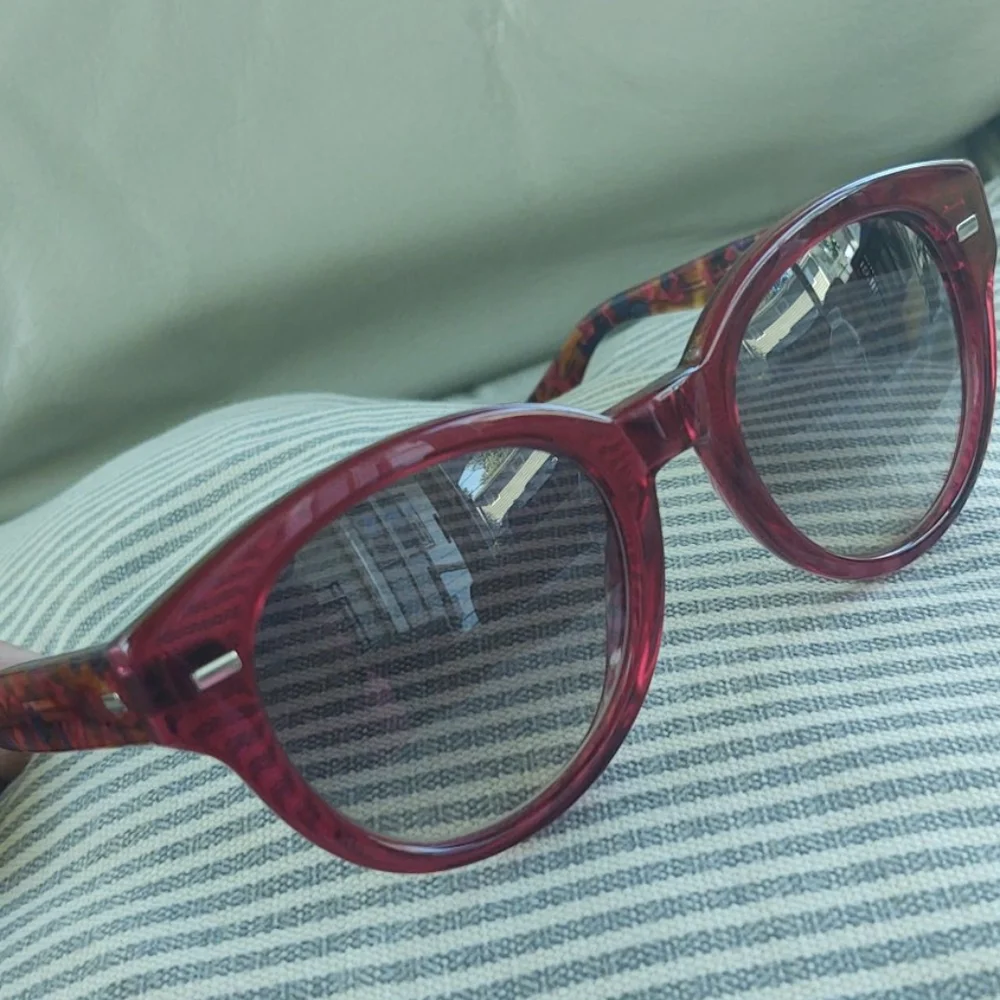 Gucci authentic red